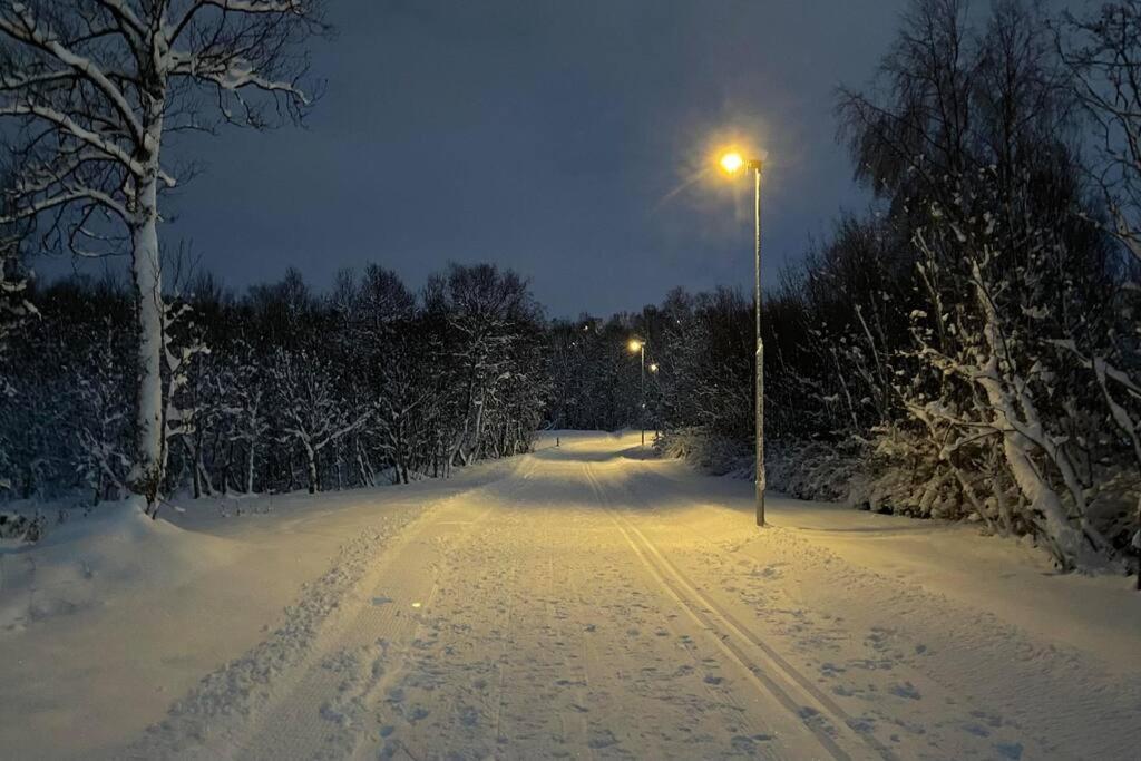Ny Leilighet I Nytt Bygg I Naturskjonne Omgivelser! Tromso Exterior photo